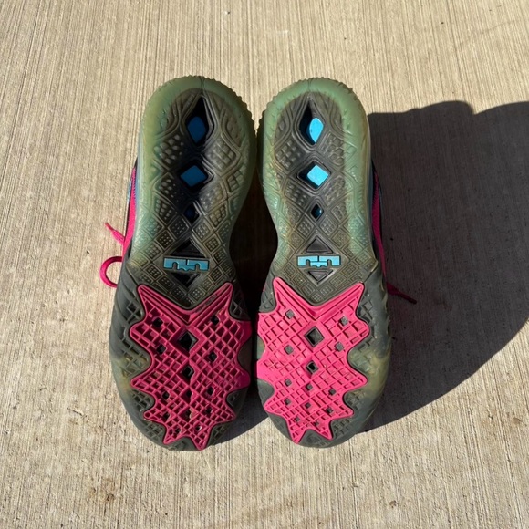 Mens Black and Pink Athletic Shoes - Picture 6 of 7